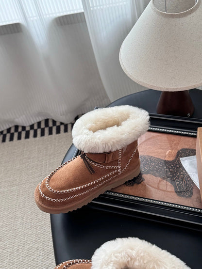 Plush snow boots