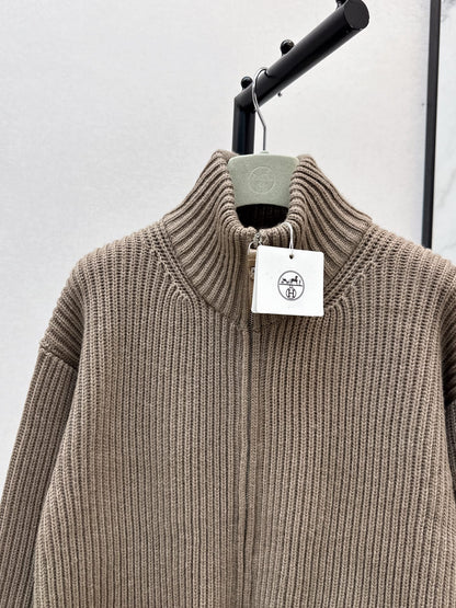 25 New Classic H-Pattern Decorative Pocket Wool Knitted Cardigan(GRAY/RED)