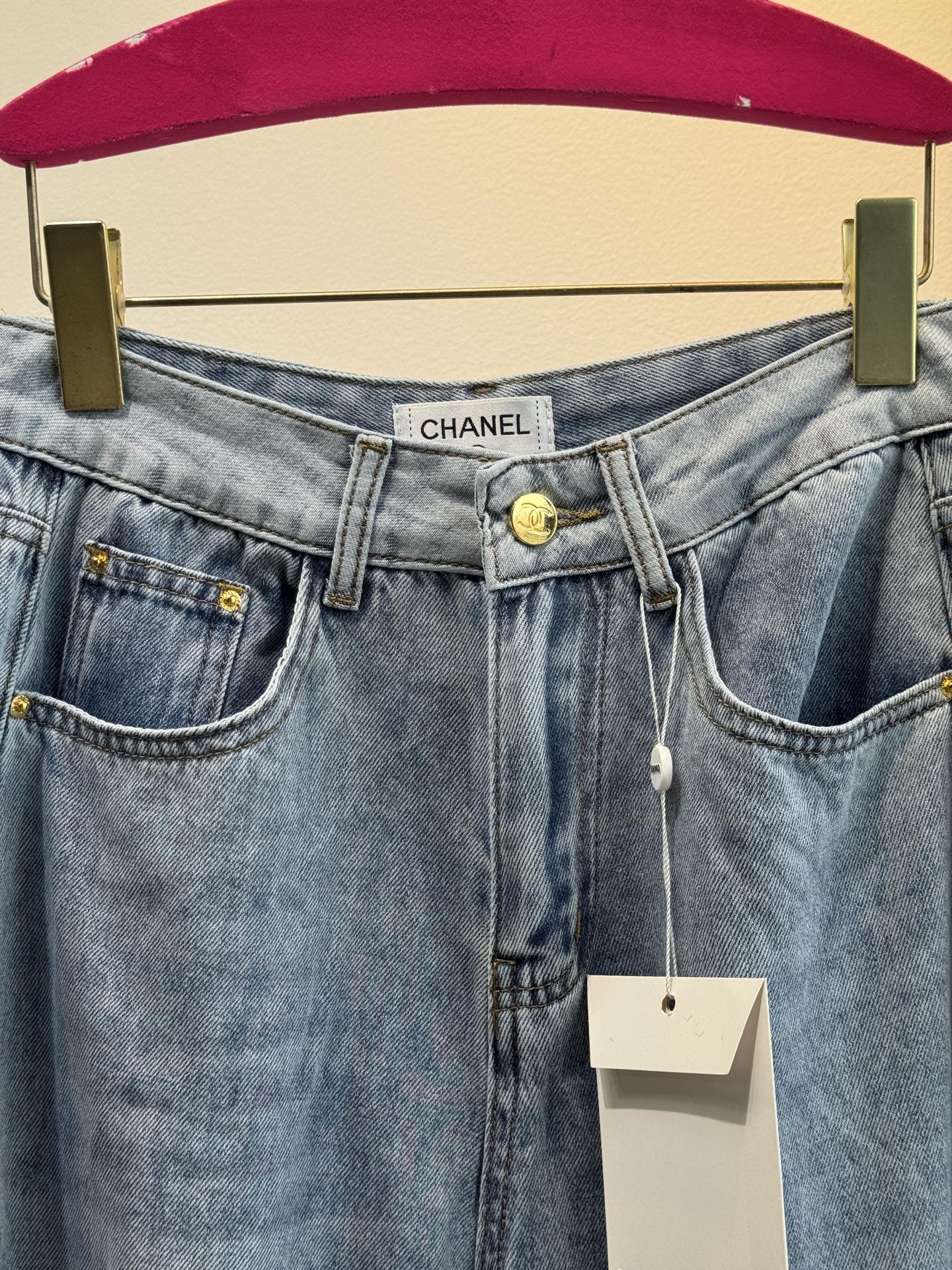 25 New distressed light wash jeans with logo letter design on waist