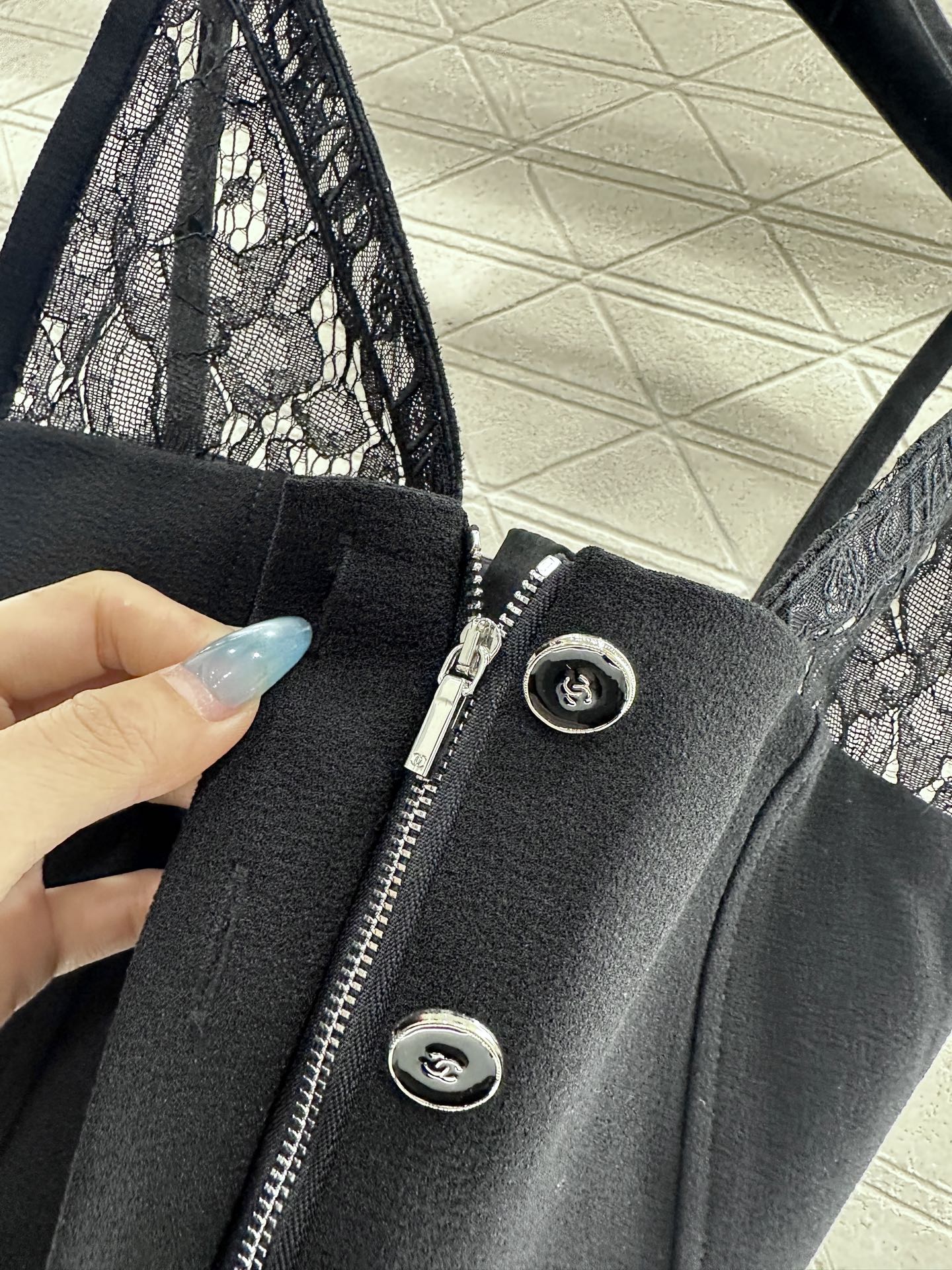 Lace splicing deep V camisole