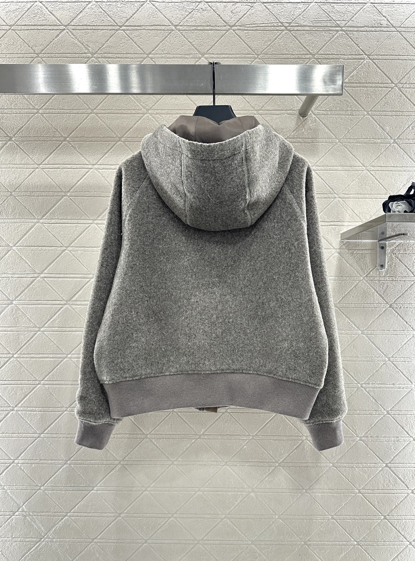 Hooded drawstring lambhair zipper jacket