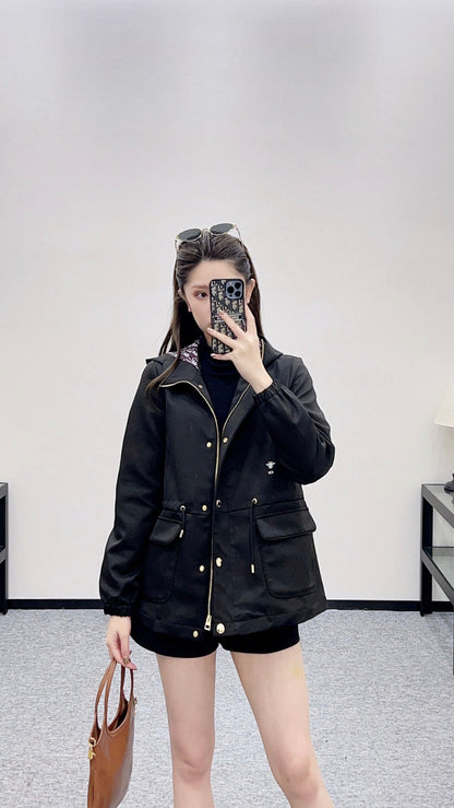 Hooded drawstring windbreaker jacket