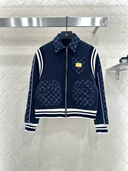Wear a jacquard denim jacket and jacket on both sides