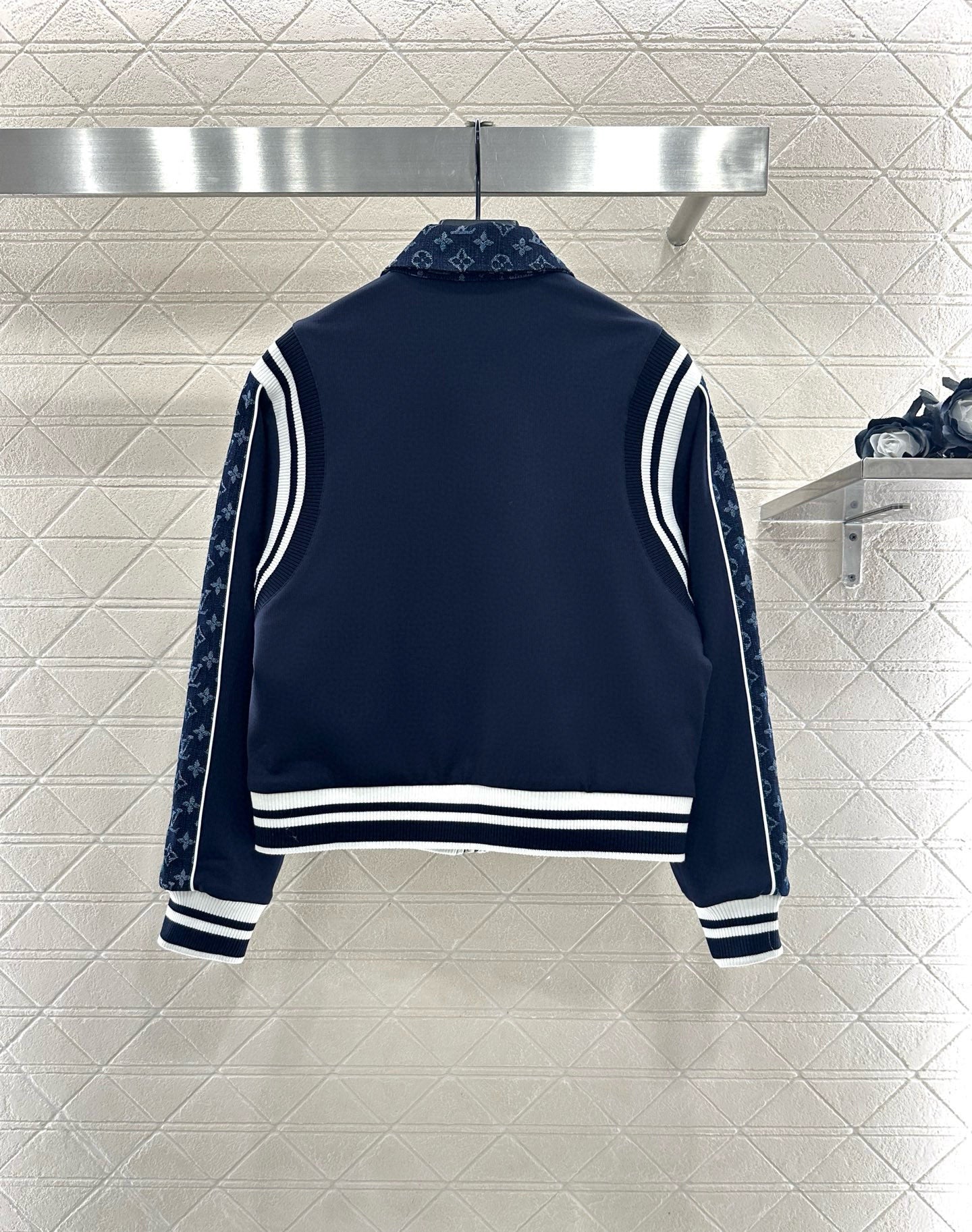 Wear a jacquard denim jacket and jacket on both sides