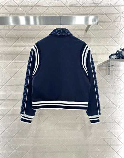 Wear a jacquard denim jacket and jacket on both sides