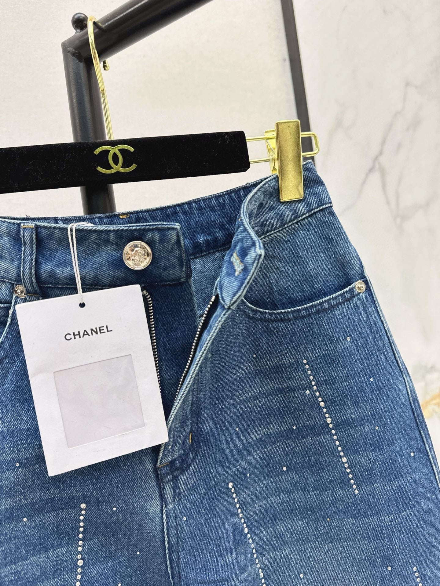Hot-fix rhinestone jeans