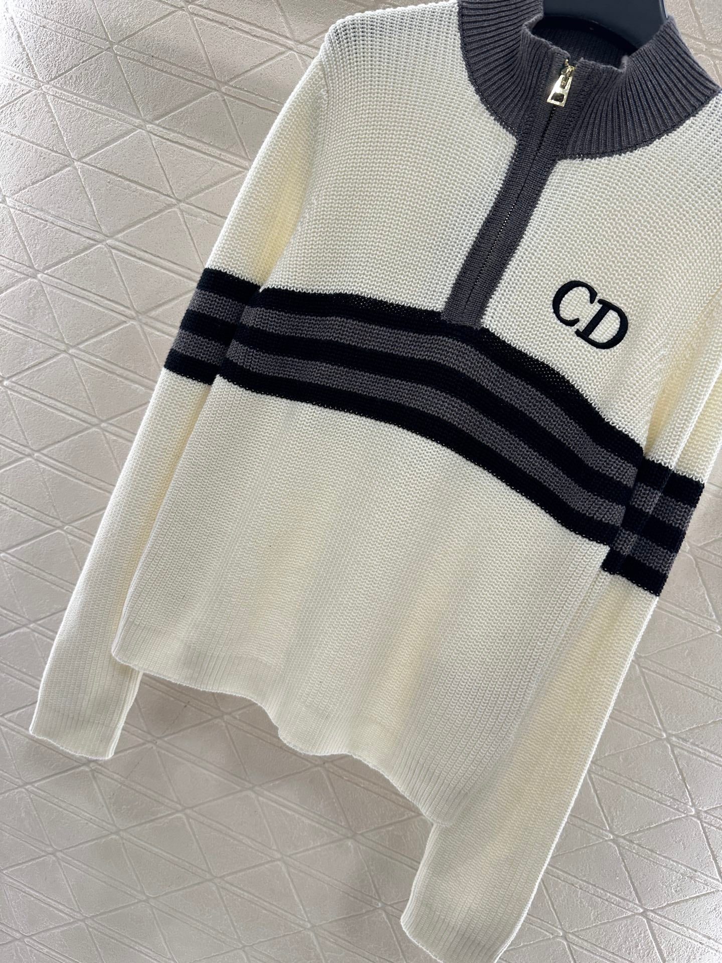 High-neck knitted wool long-sleeved top
