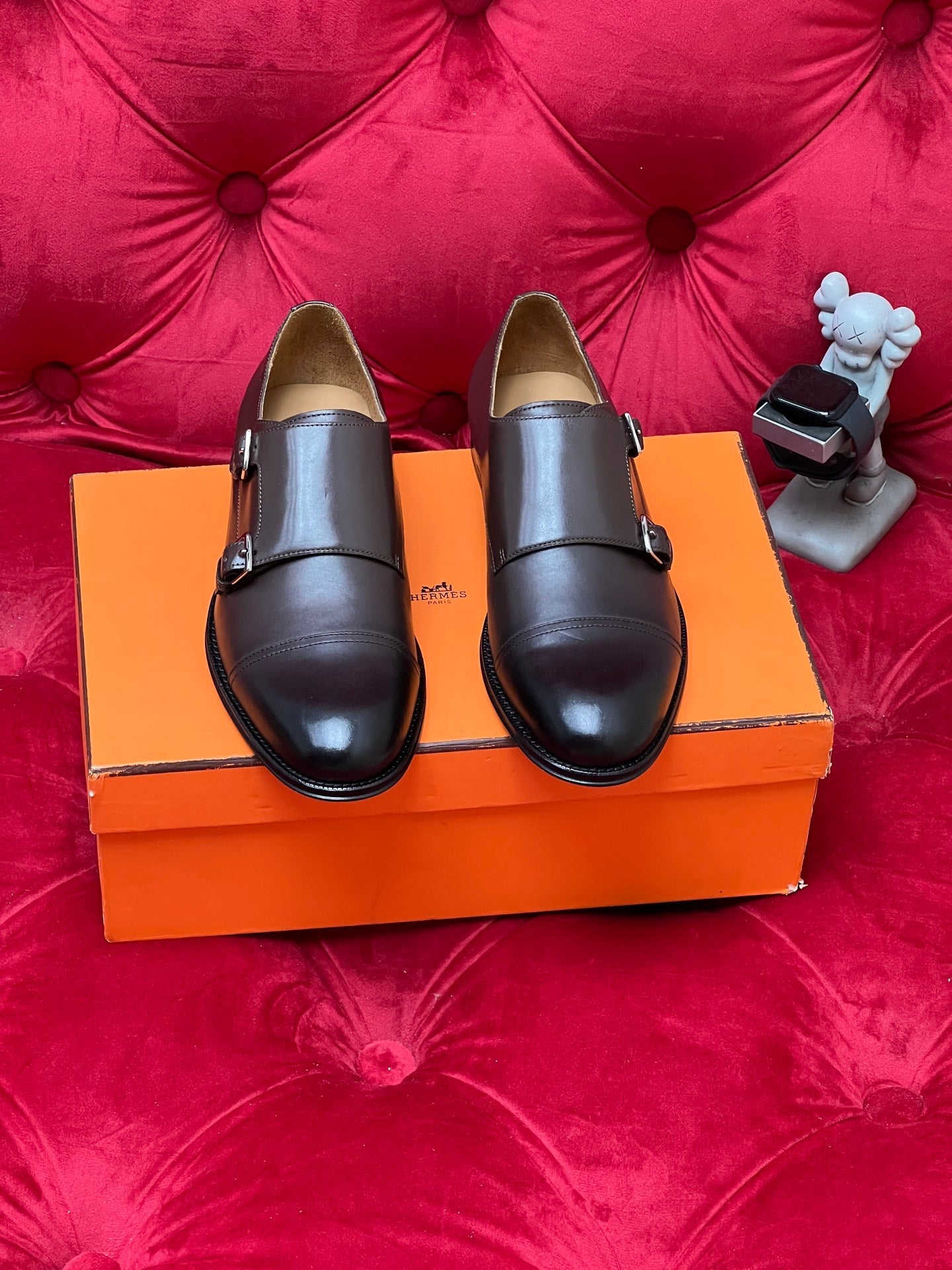 CD leather shoes