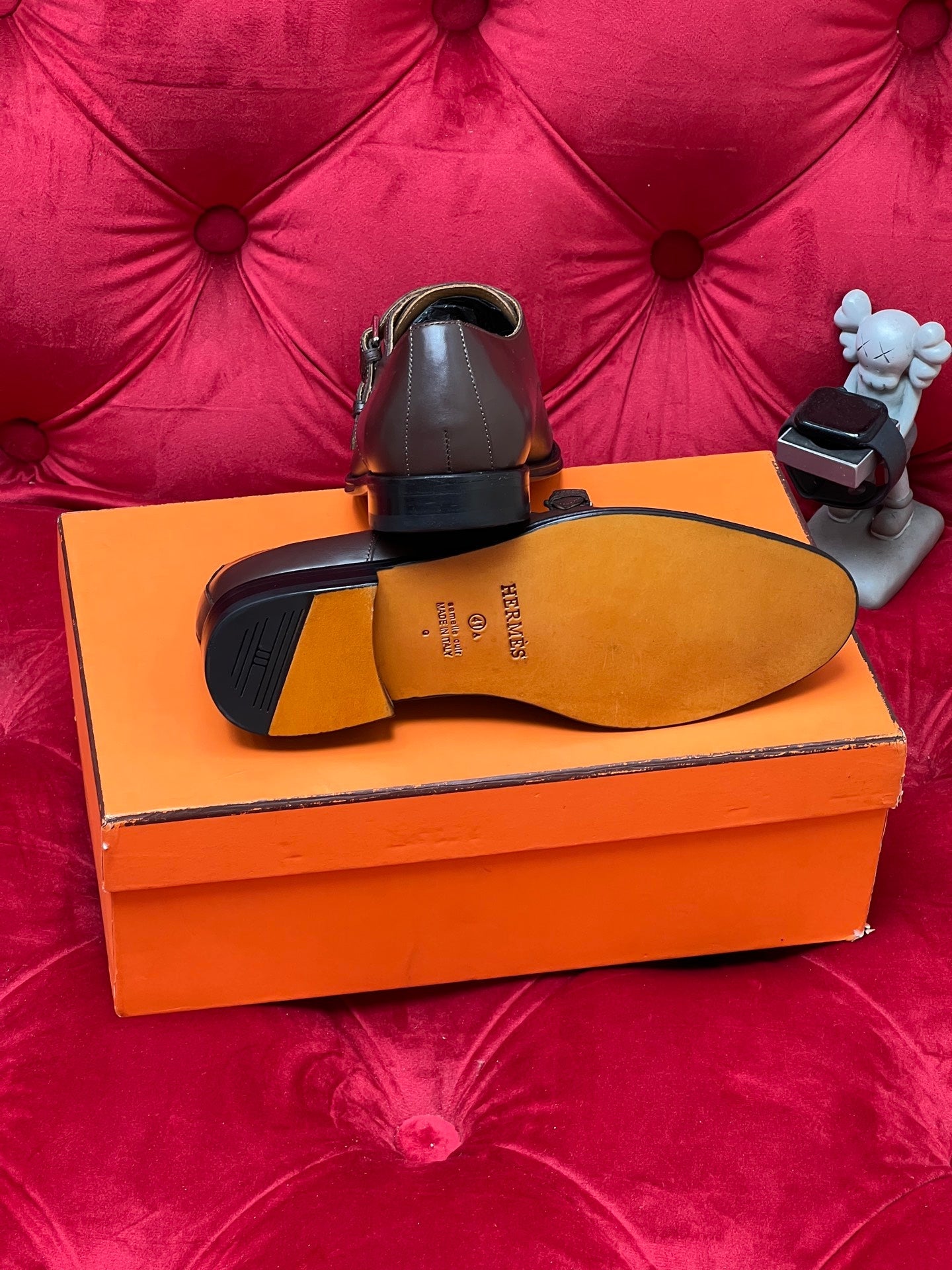 CD leather shoes