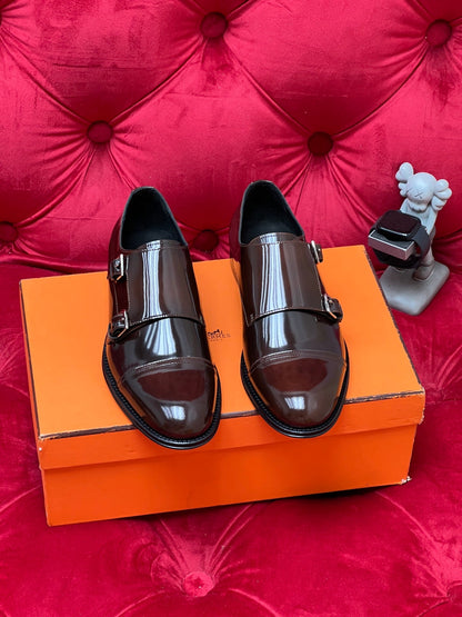 CD leather shoes
