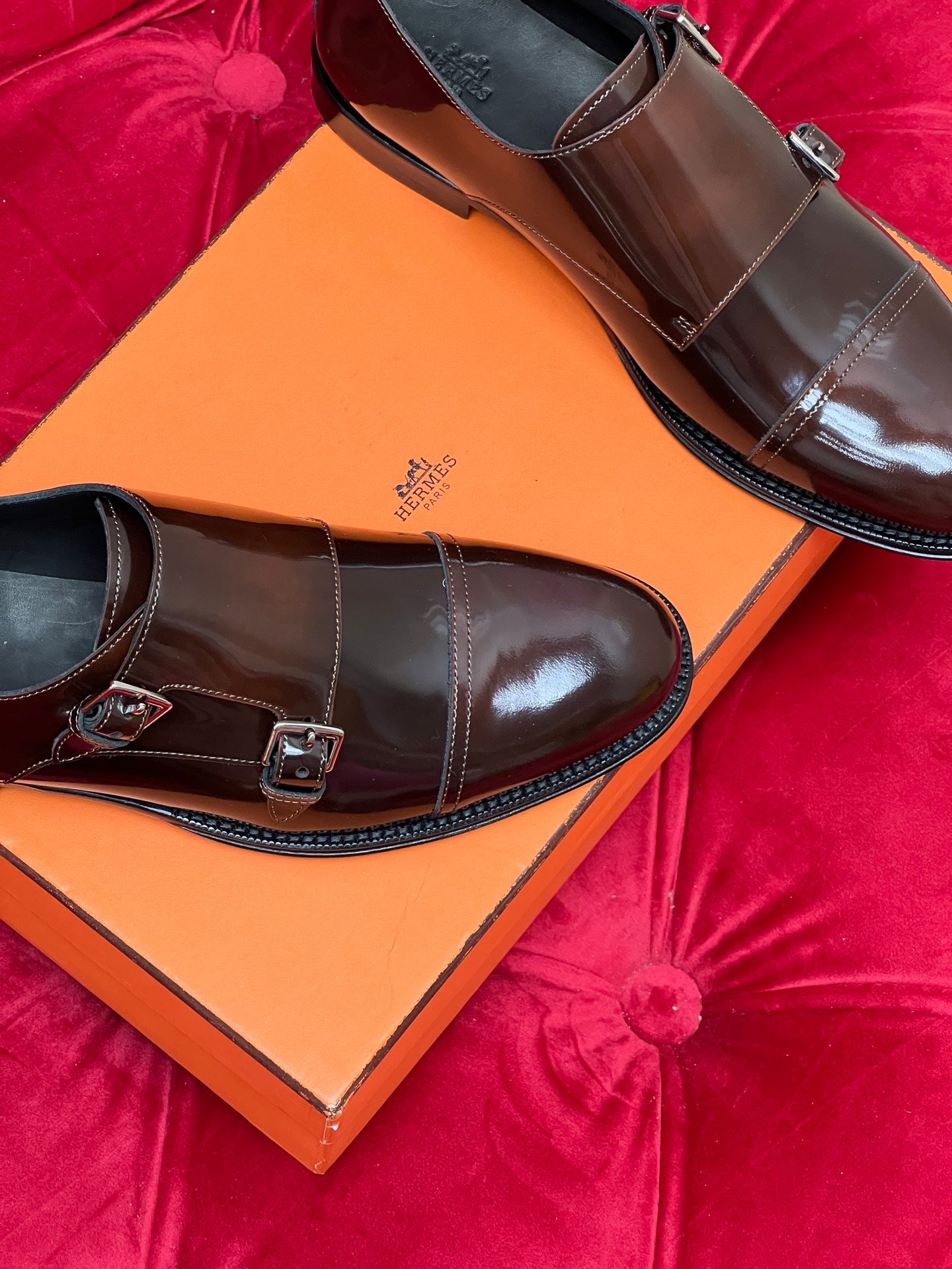 CD leather shoes