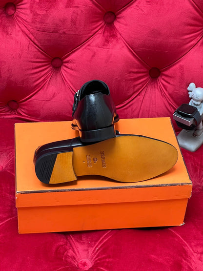 CD leather shoes