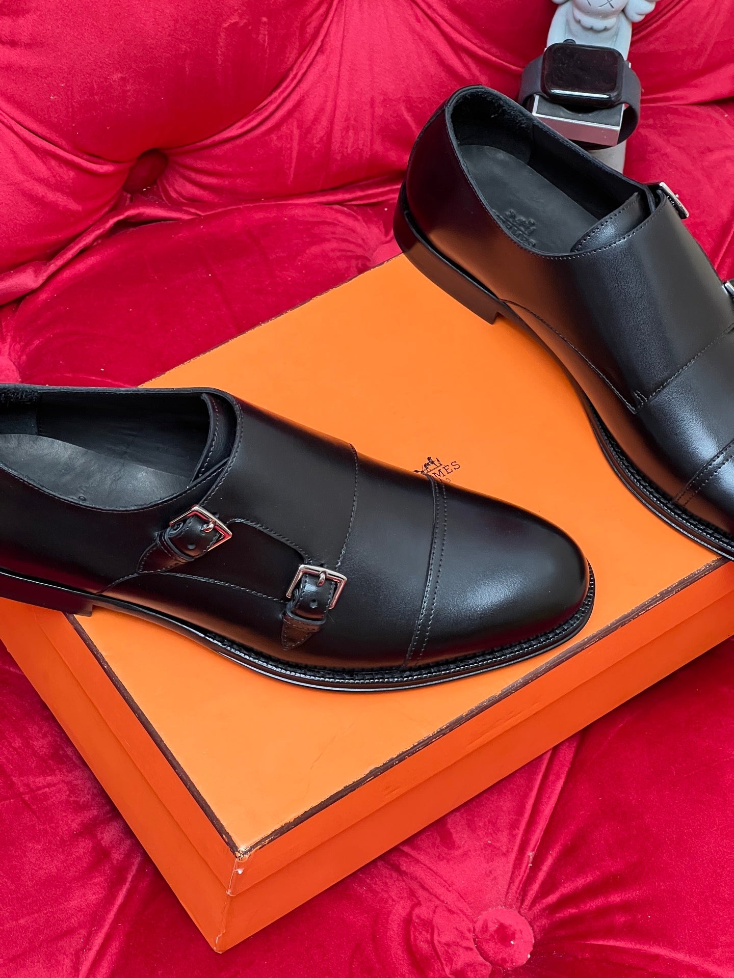 CD leather shoes