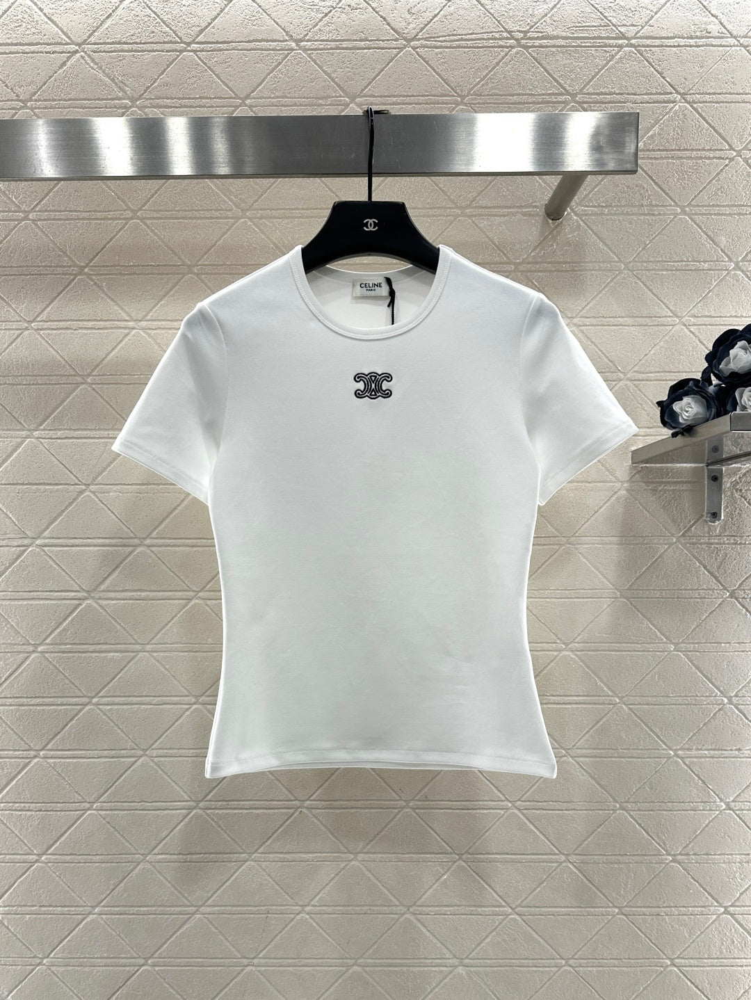 Round neck embroidered short sleeve