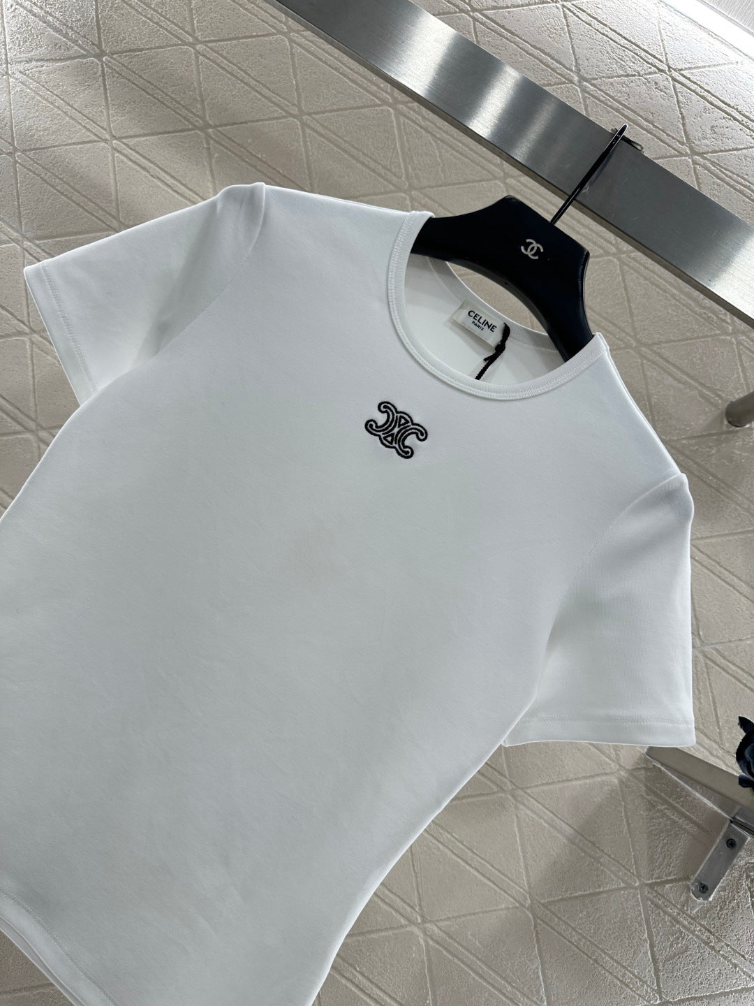 Round neck embroidered short sleeve