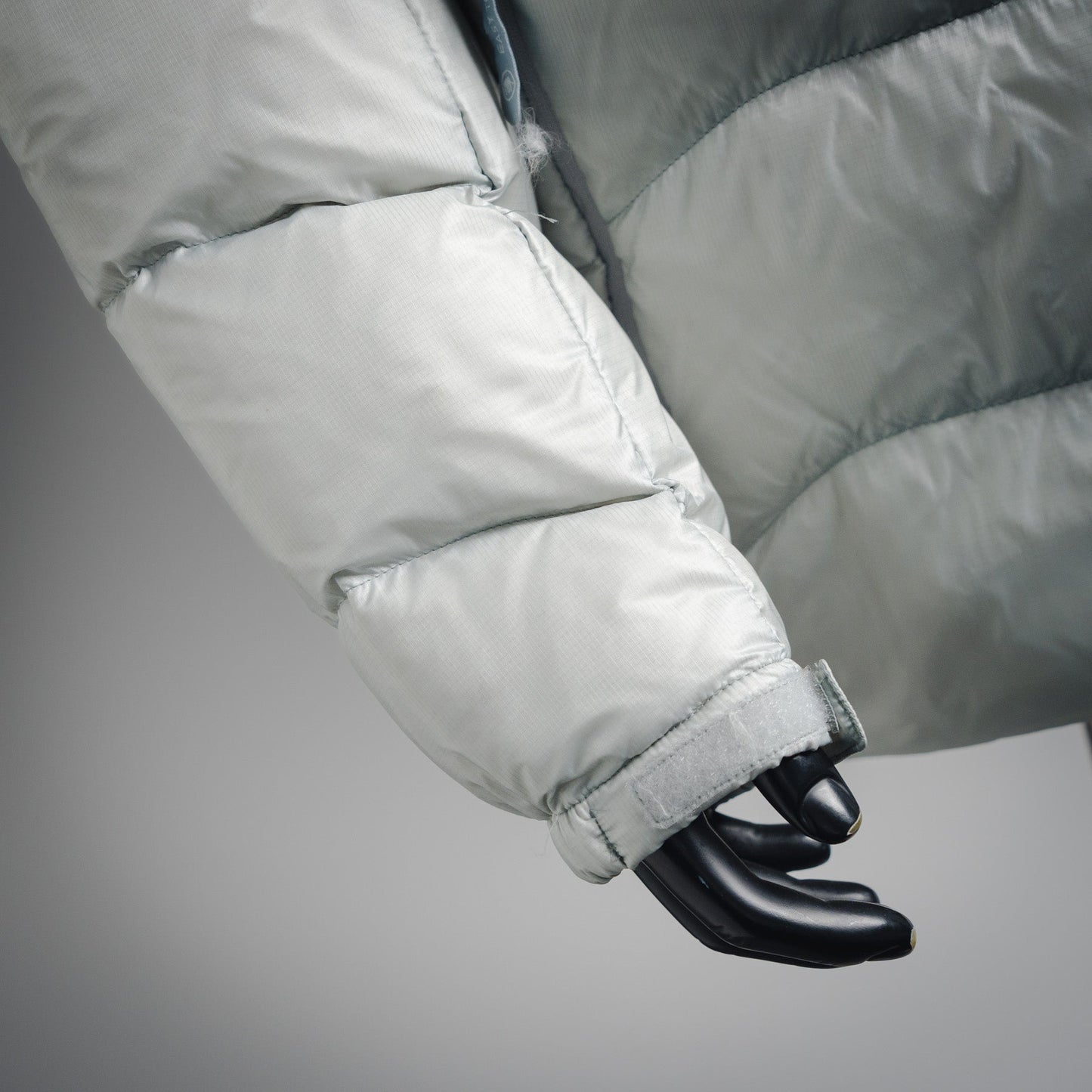 Mapmmut 25fw down jacket