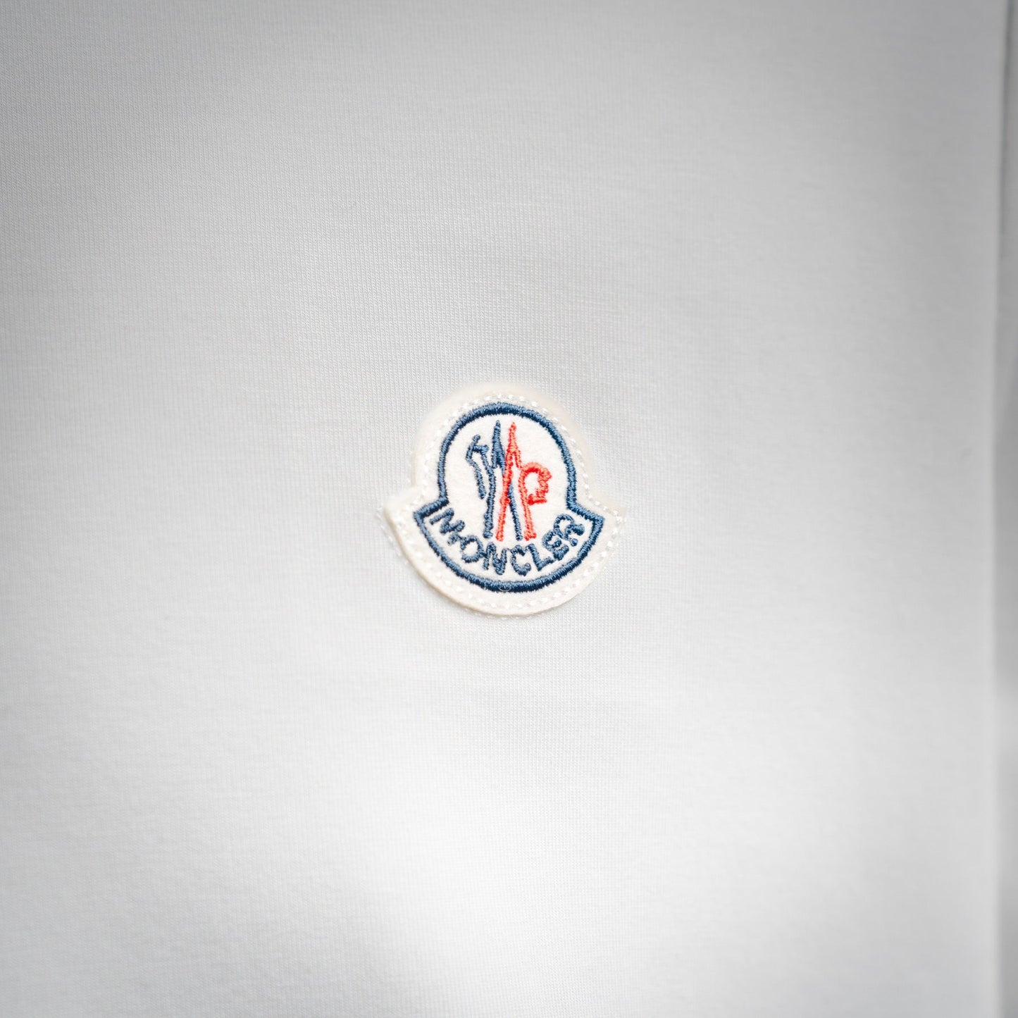 Mon 25fw embroidered sweatshirt