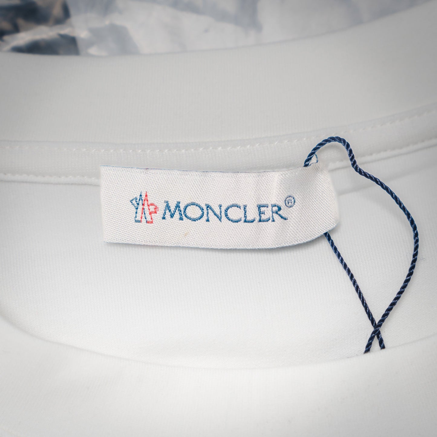Mon 25fw embroidered sweatshirt