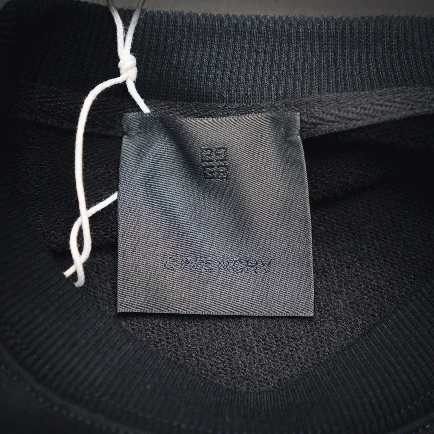 Give 25fw embroidered sweatshirt