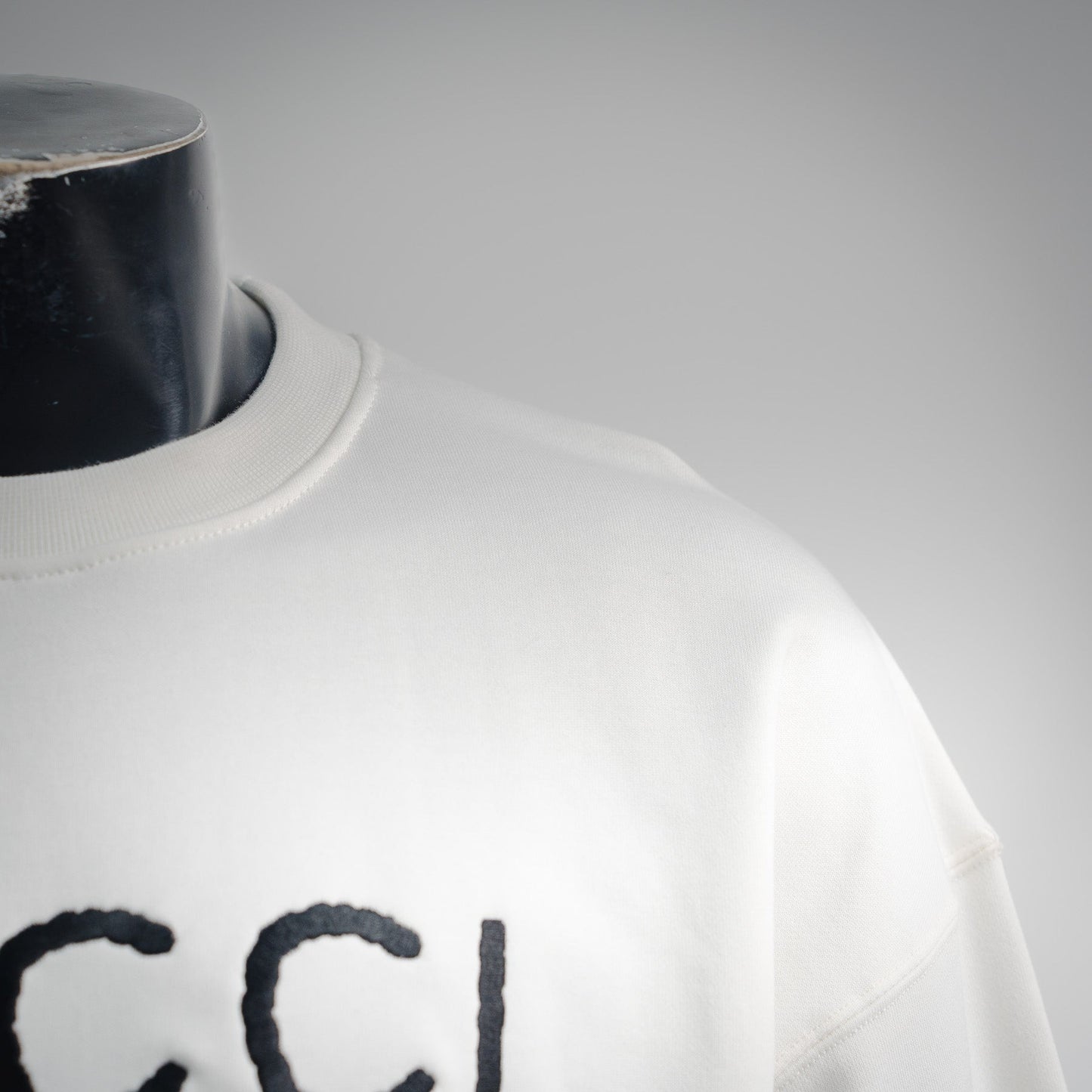 Guc 25fw embroidered sweatshirt