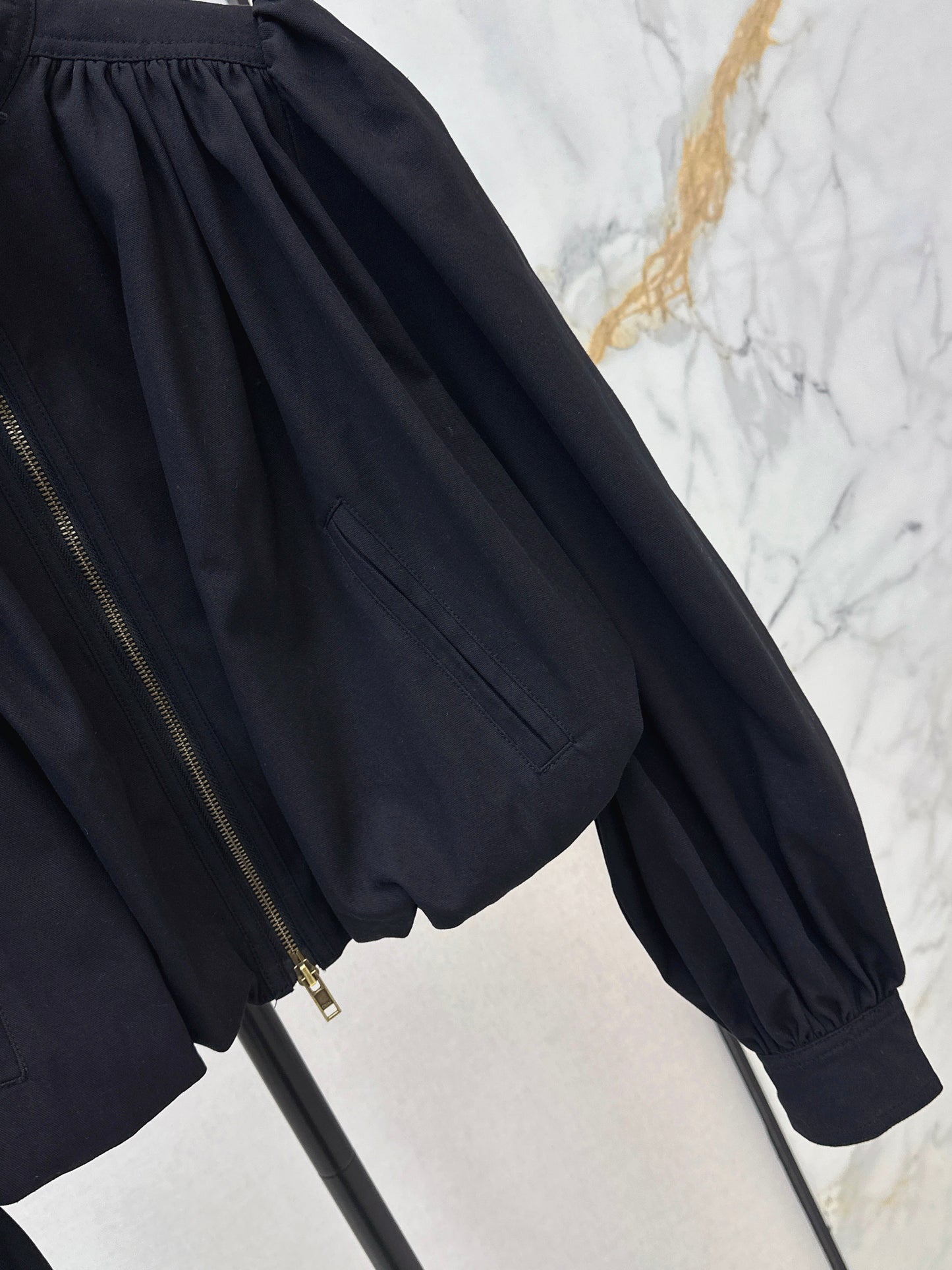 Stand-up collar cropped jacket