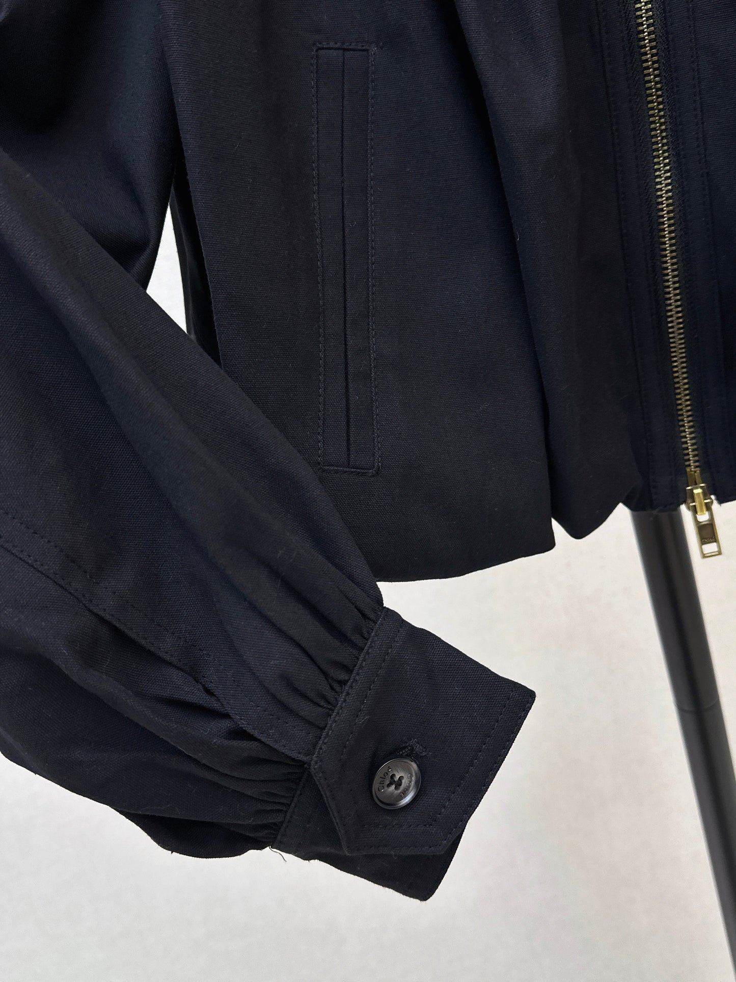Stand-up collar cropped jacket