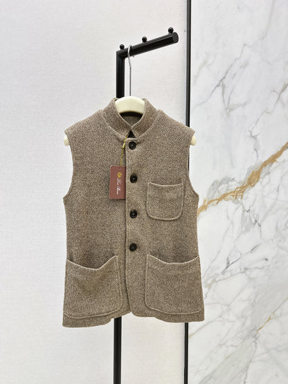 Stand-up collar vest