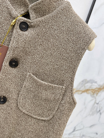 Stand-up collar vest
