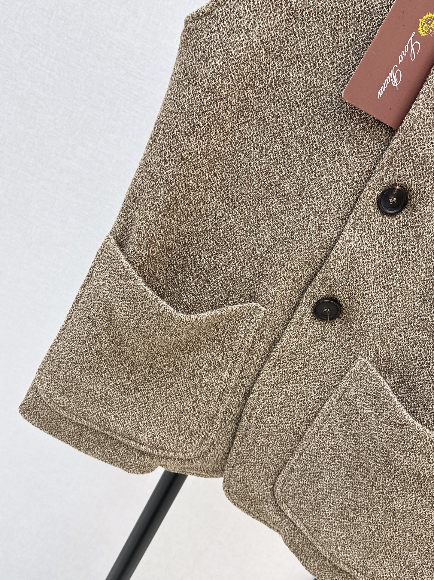 Stand-up collar vest