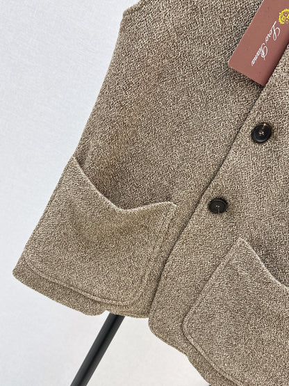 Stand-up collar vest
