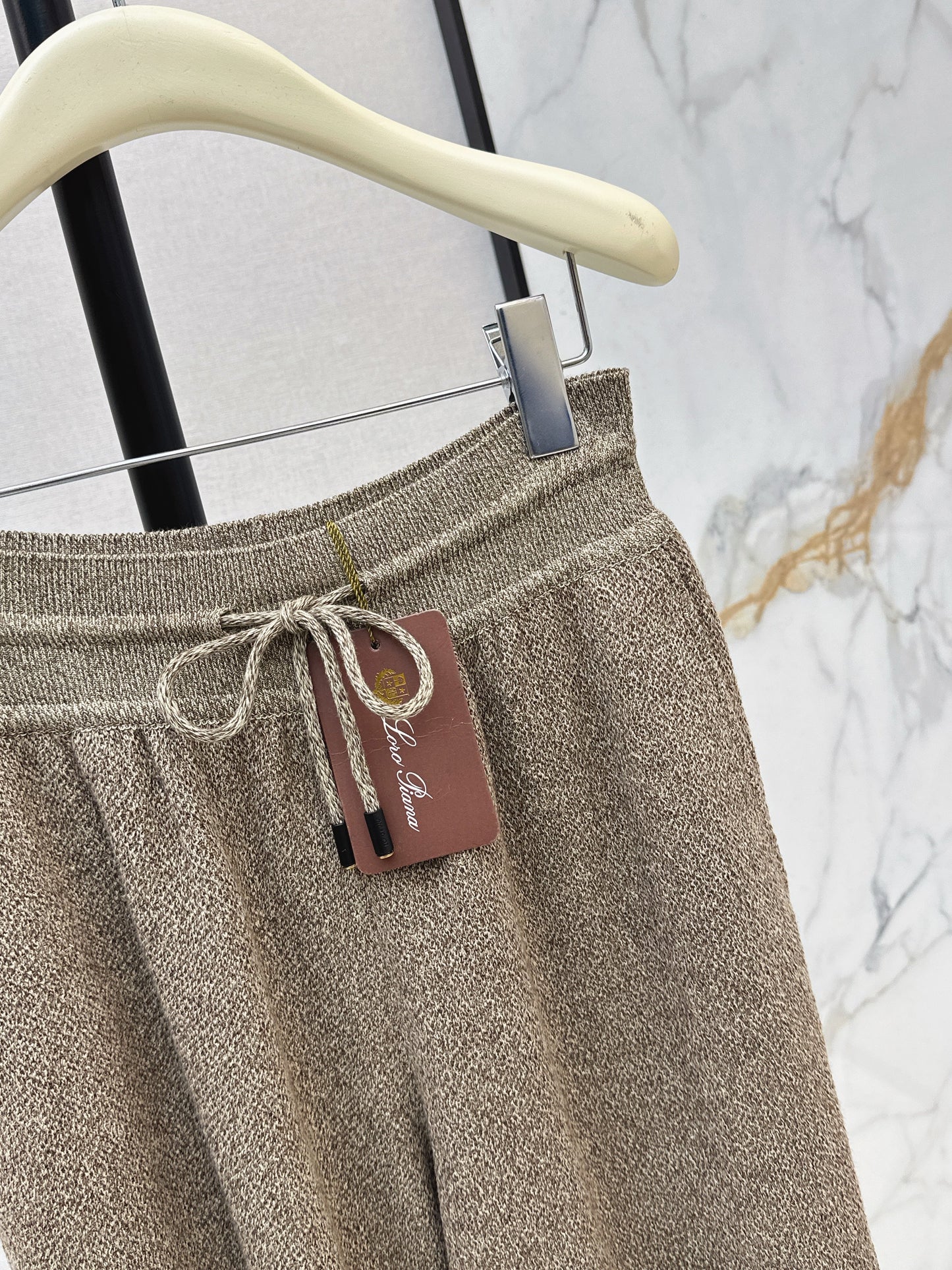 Elastic Waist Tapered Leg Pants