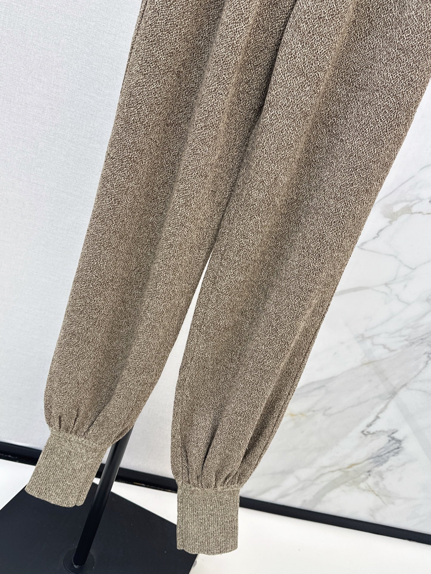 Elastic Waist Tapered Leg Pants