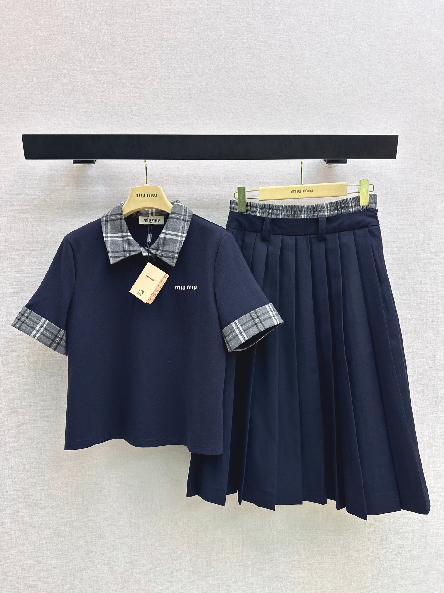 Age-defying outfit set