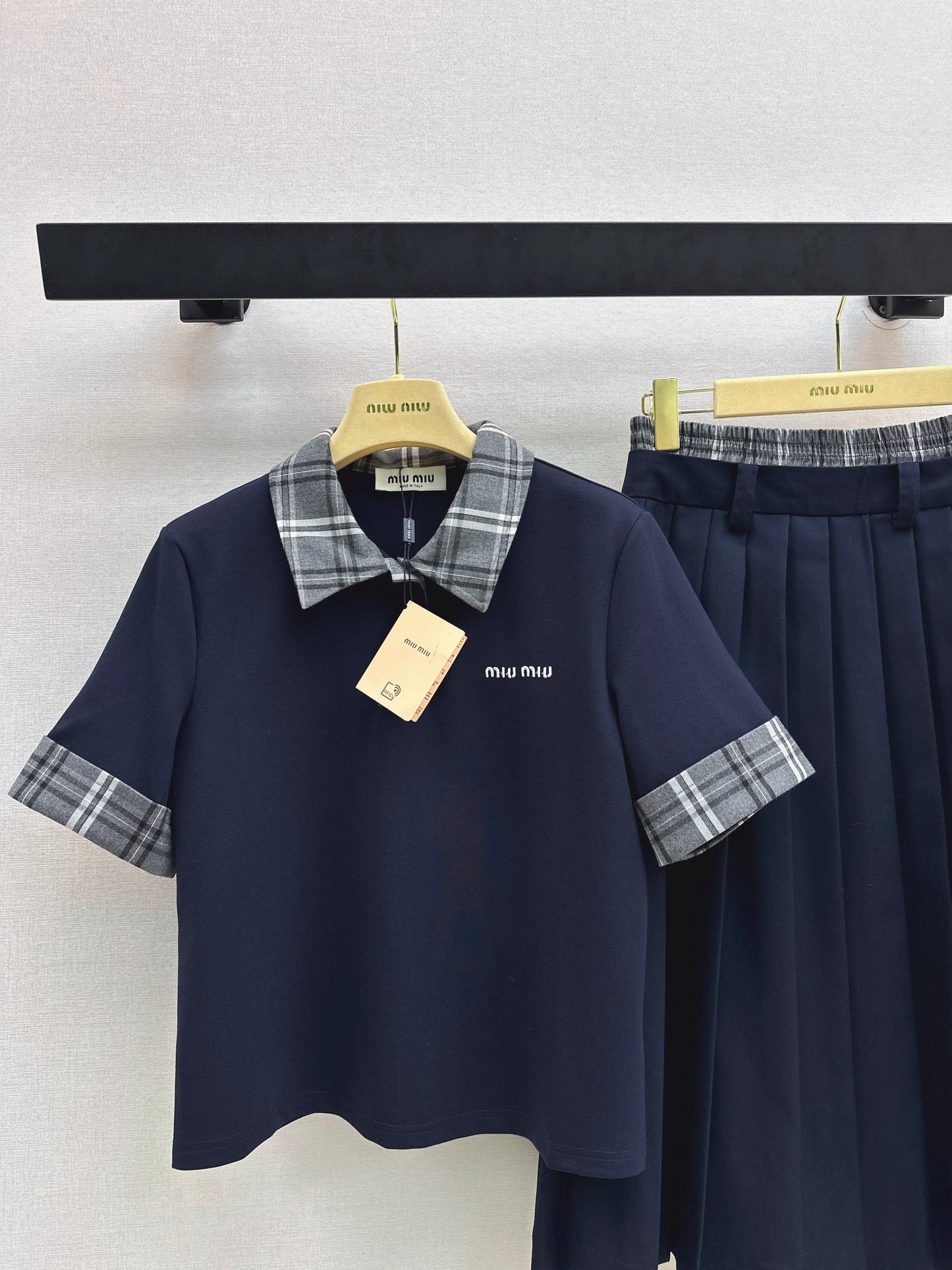 Age-defying outfit set