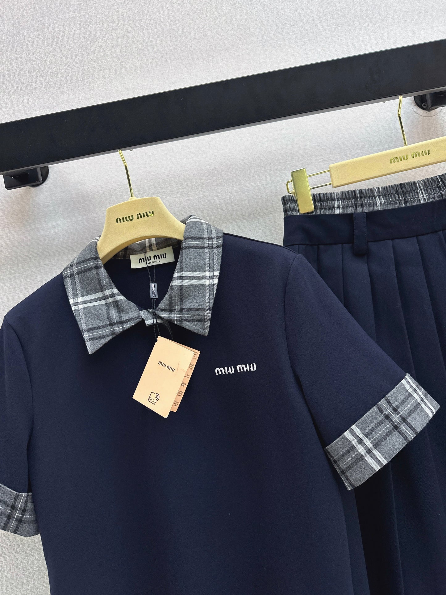 Age-defying outfit set