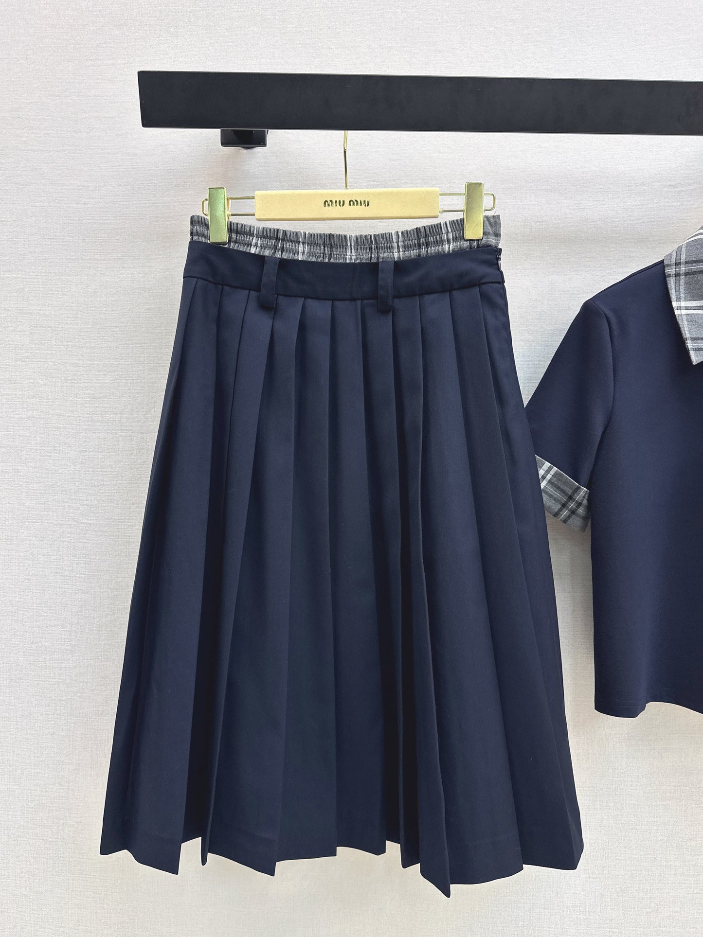 Age-defying outfit set