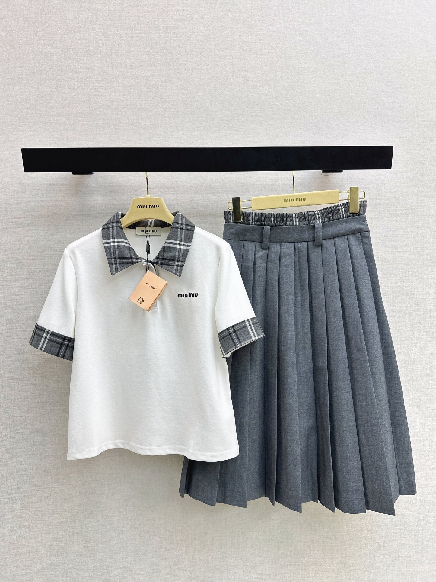 Age-defying outfit set