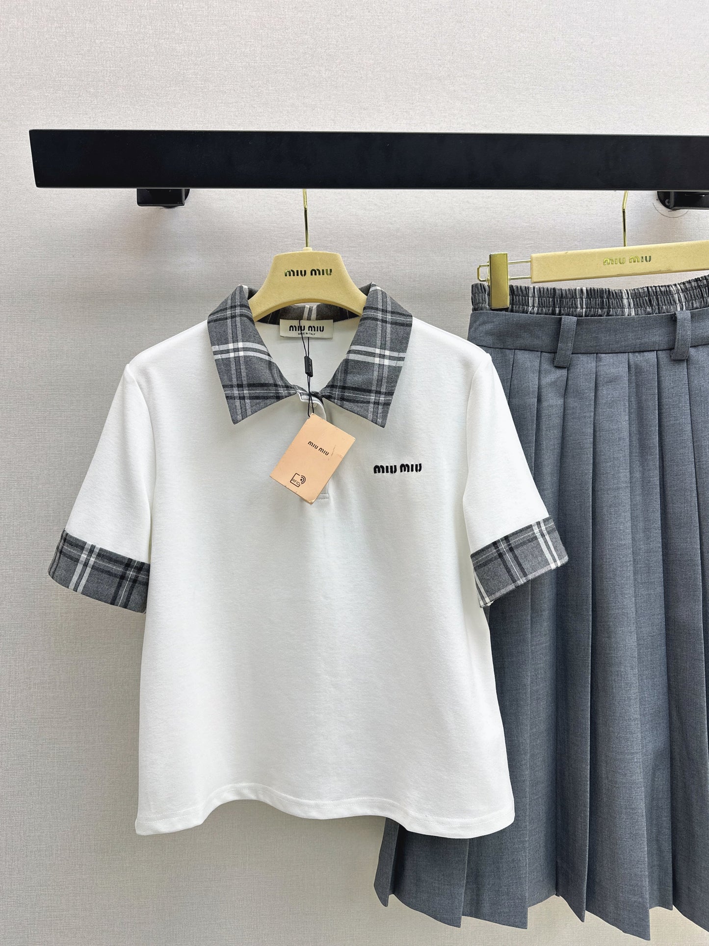 Age-defying outfit set