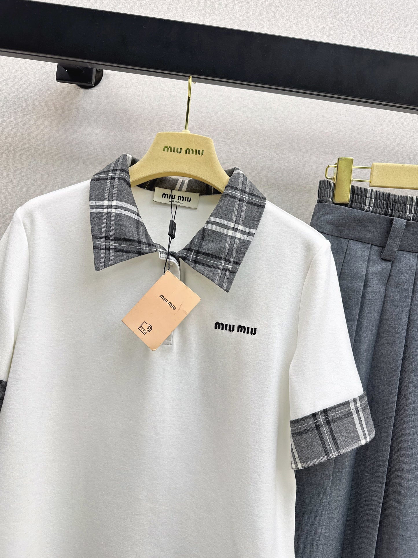 Age-defying outfit set