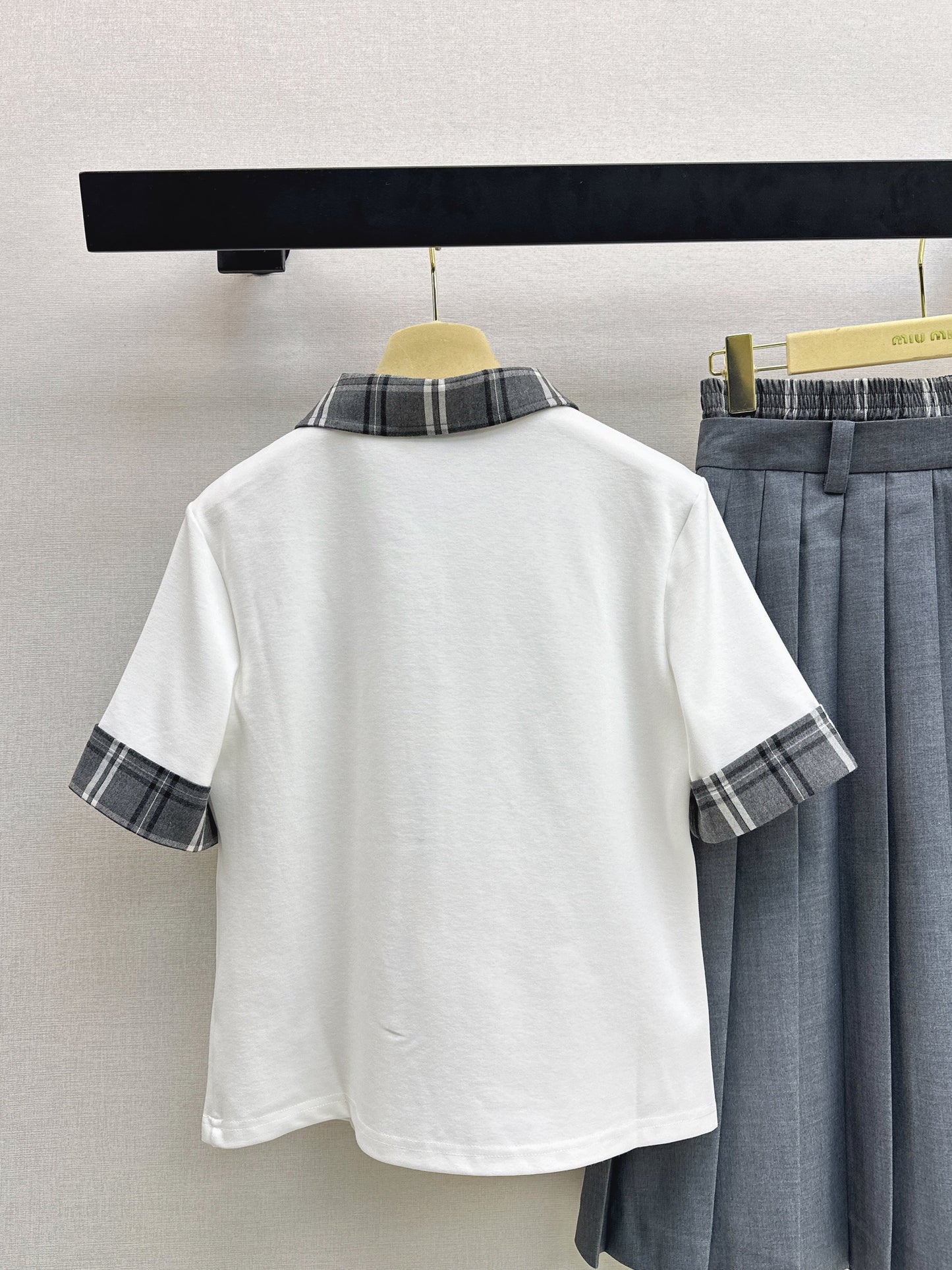 Age-defying outfit set