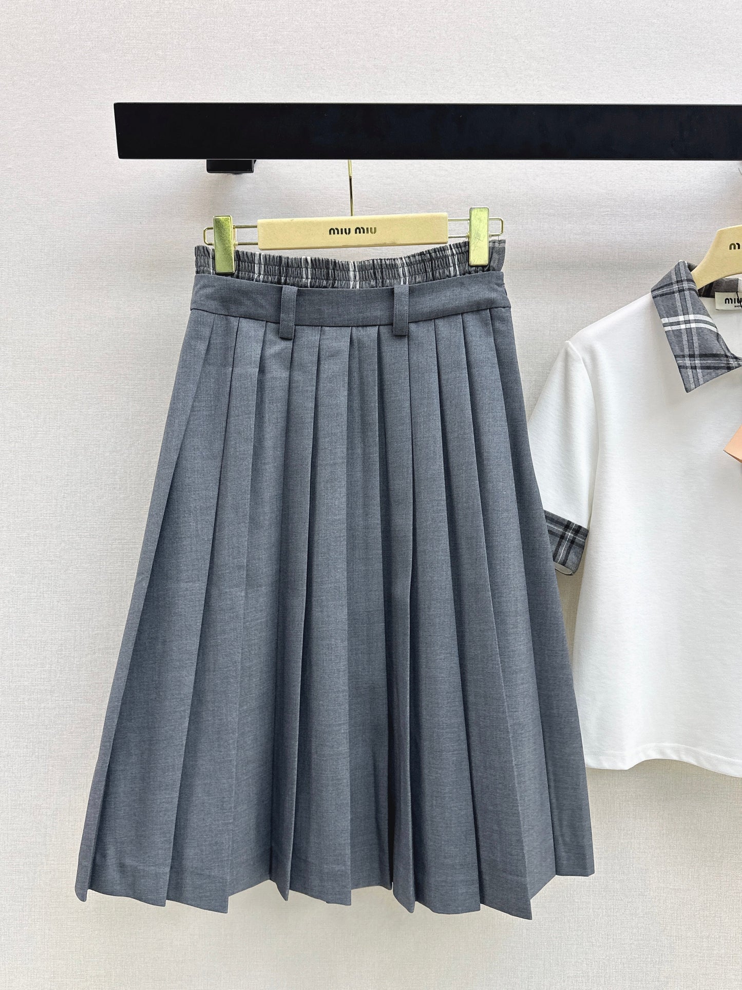 Age-defying outfit set