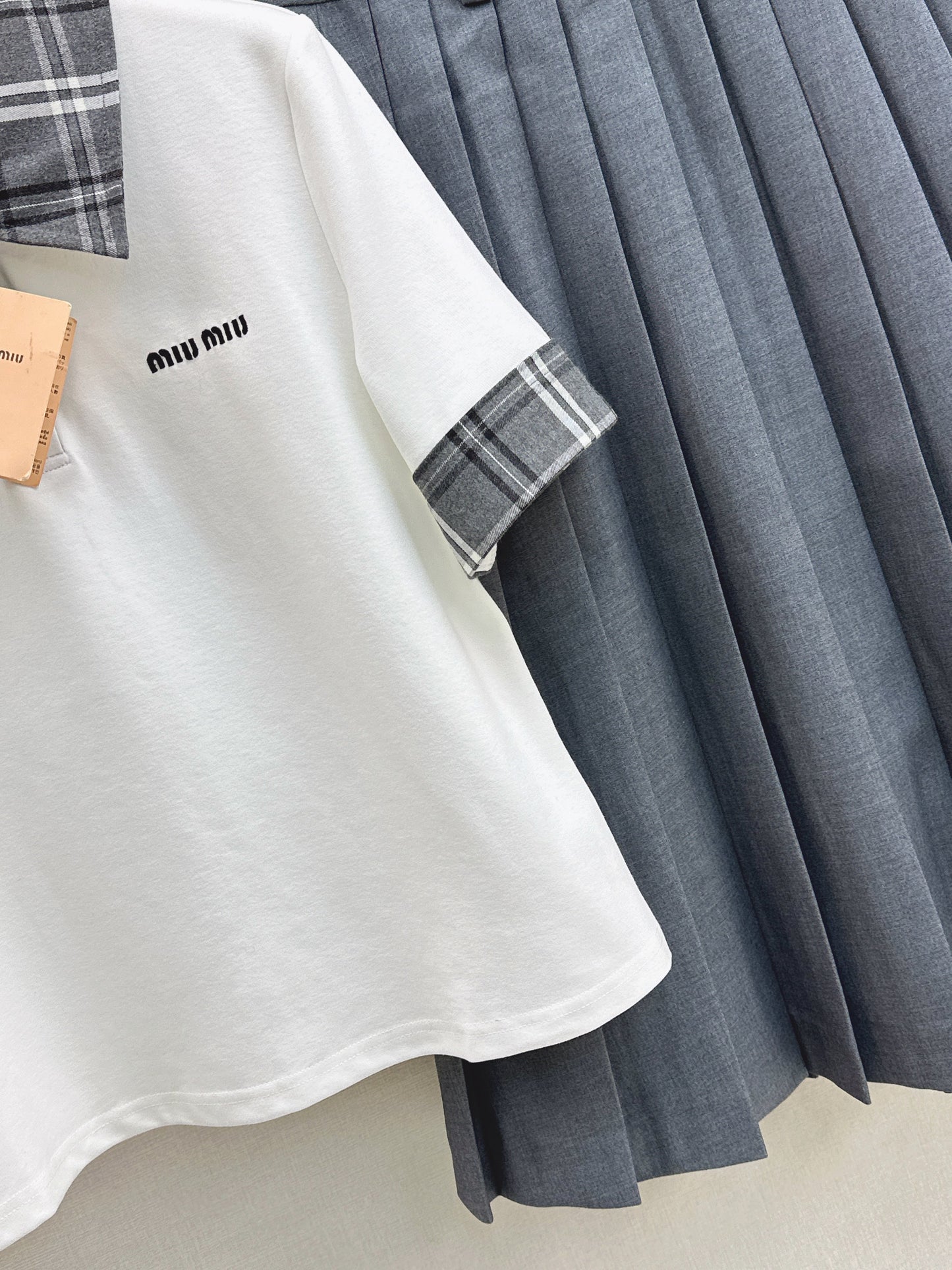 Age-defying outfit set