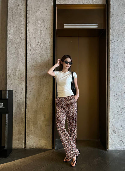 Elastic waist straight leg trousers