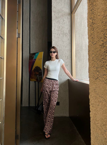 Elastic waist straight leg trousers