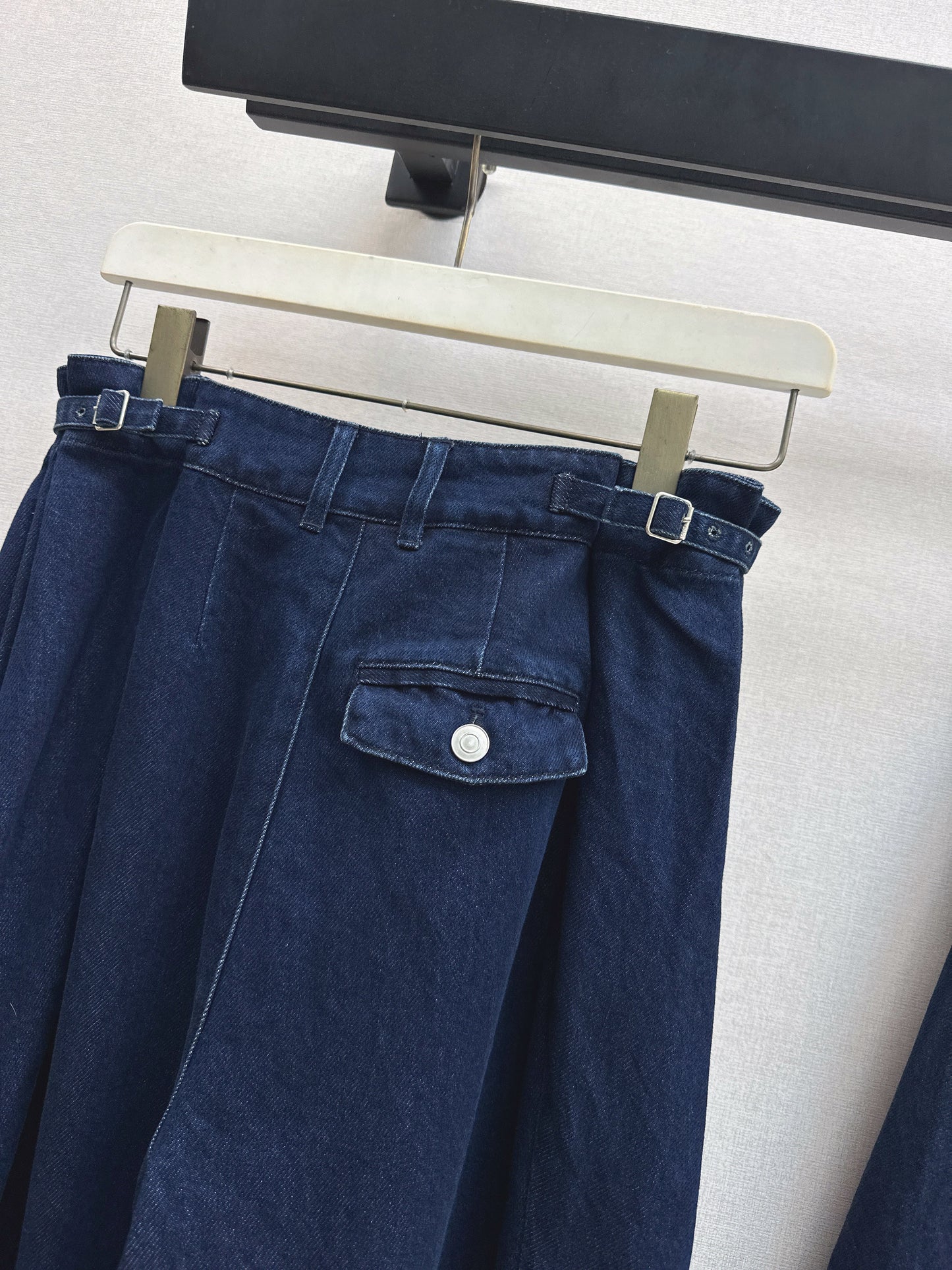 Tap-cut jeans