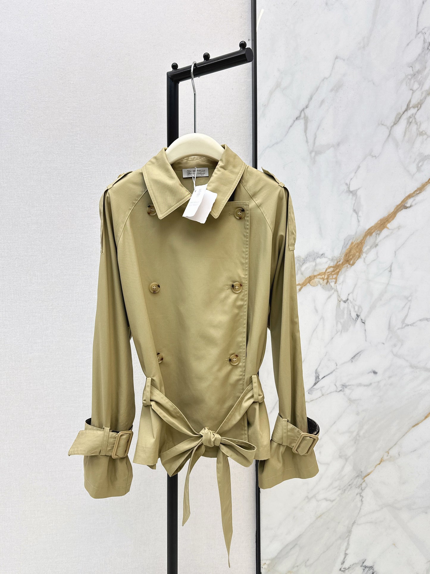 Short trench coat