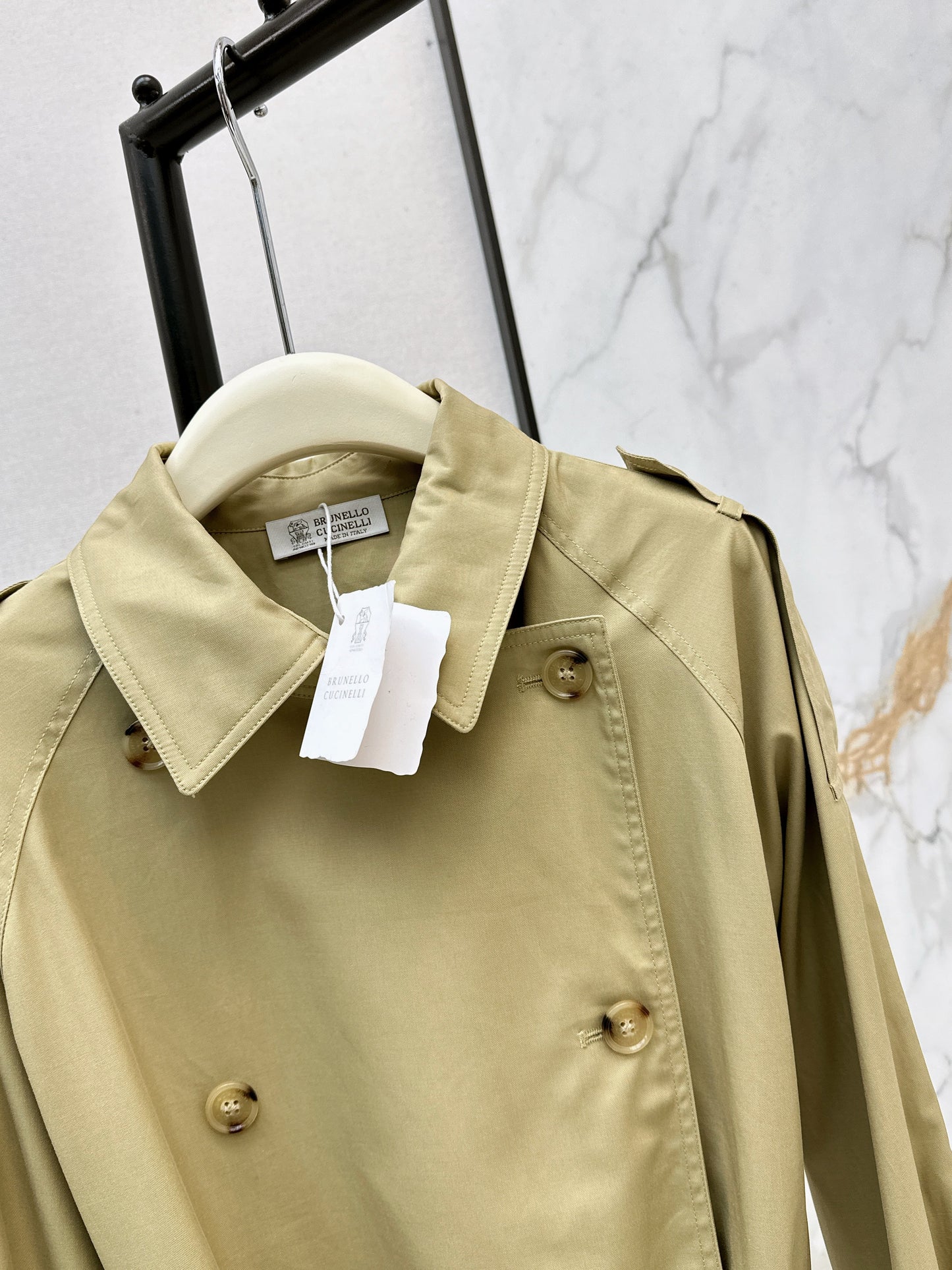 Short trench coat