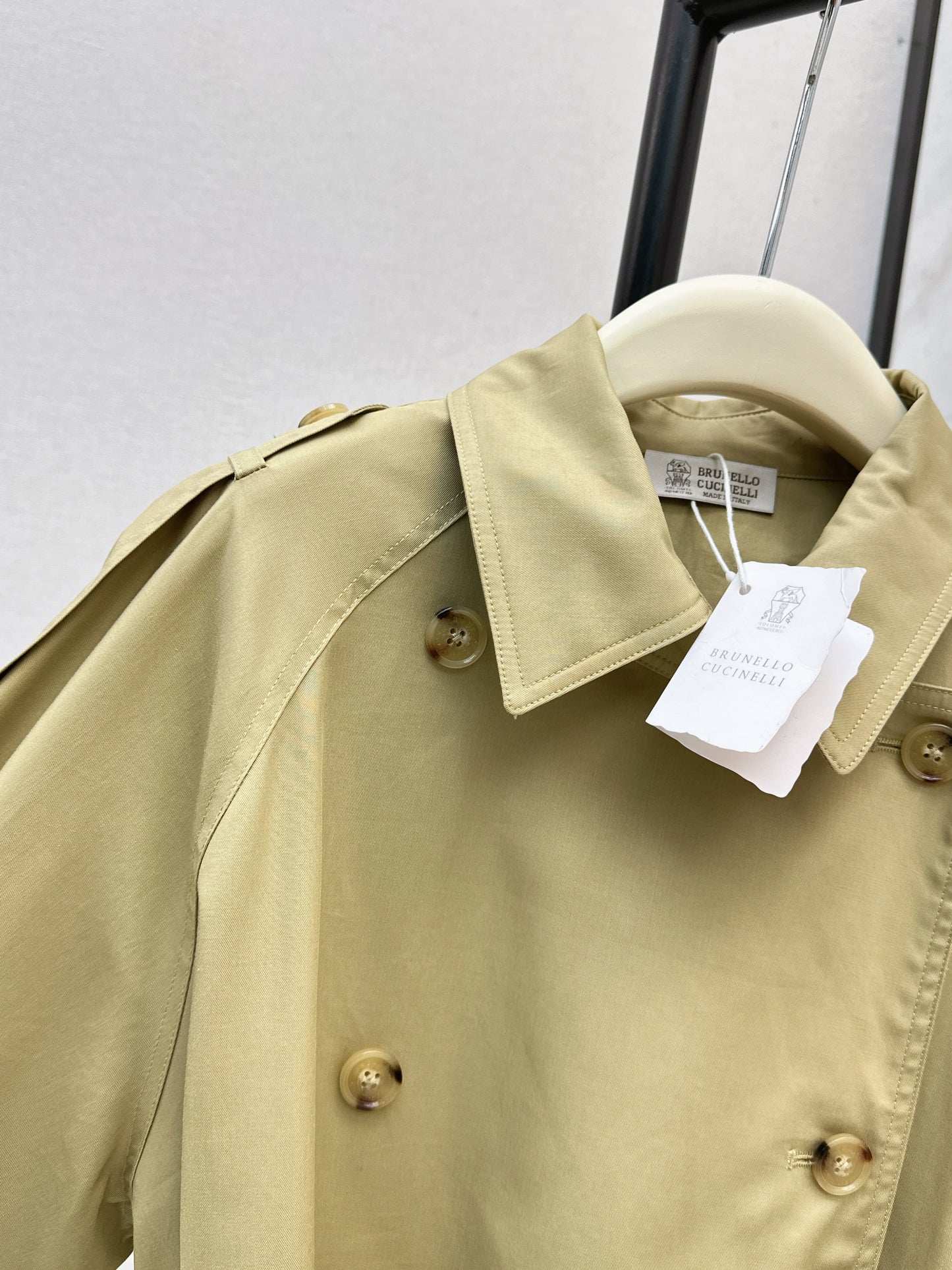 Short trench coat