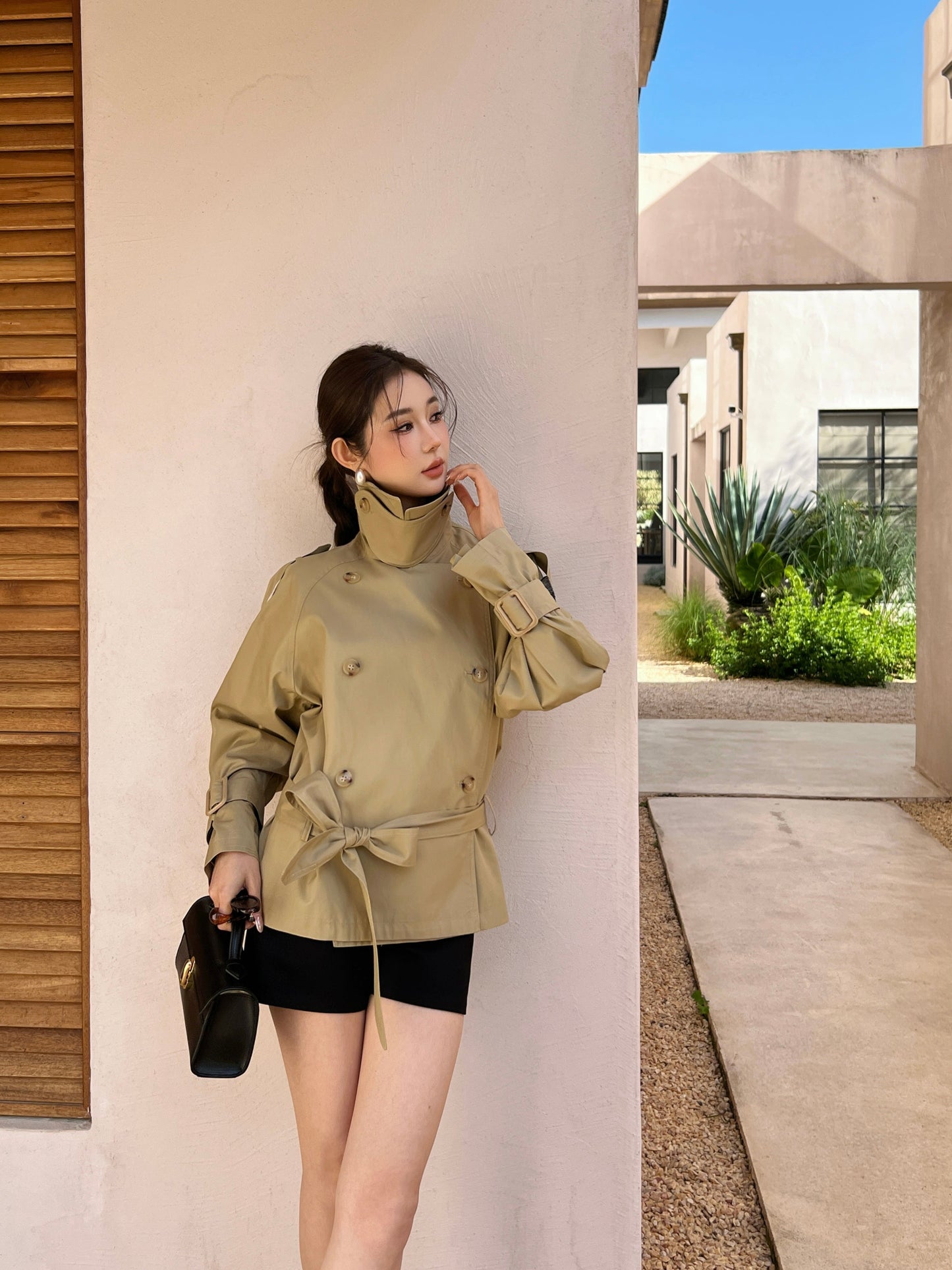 Short trench coat