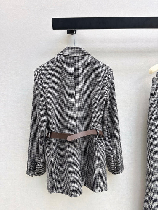Single-breasted blazer